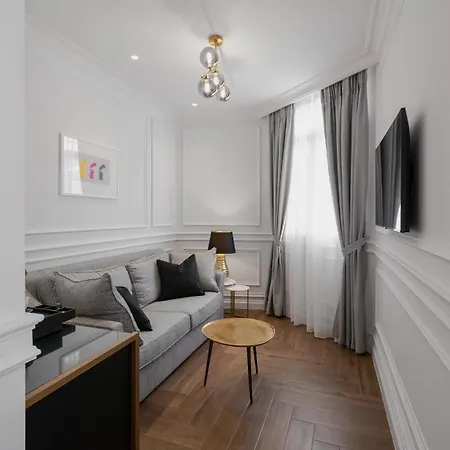Praxitelous Luxury 4*