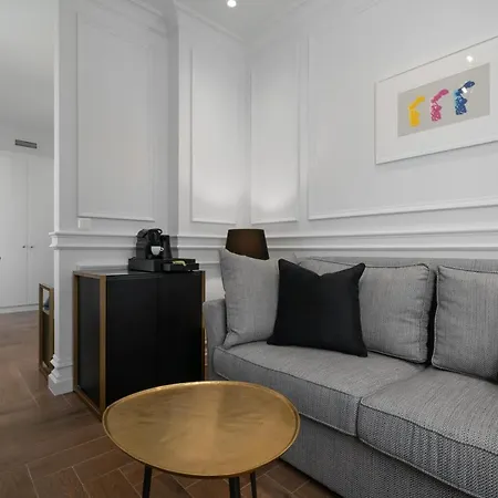 Praxitelous Luxury Hotel 4*