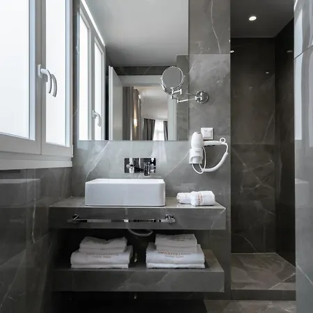Praxitelous Luxury Hotel