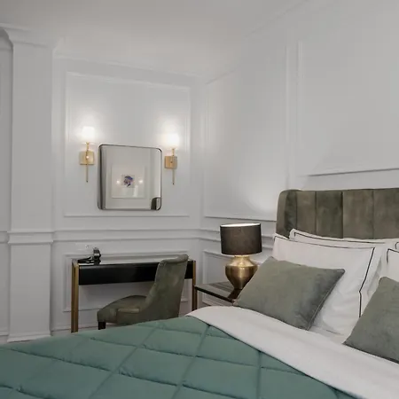 Praxitelous Luxury Hotel 4*